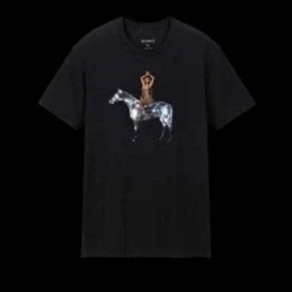 Brand New Beyonce Act I Renaissance Box - Pose 2 - Small - Picture 1 of 3